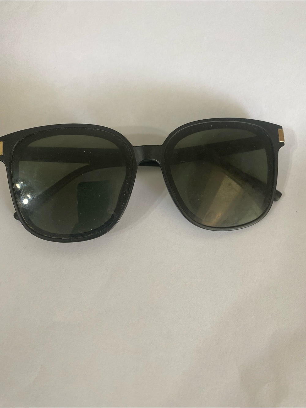 SHEIN Black Frame Sunglasses with Dark Green Lenses